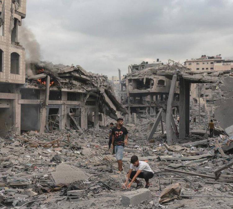 صور لآثار الدمار الذي تسبب به قصف الاحتلال لغزة في الساعات الماضية