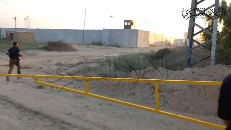 عملية طوفان الأقصى: النخبة القسامية تطهر غلاف غزة وتخطف عشرات الجنود
