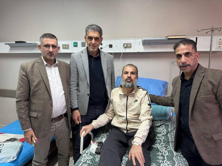 وفد من حركة حماس يزور الأسرى المحررين في مستشفى فلسطين بالقاهرة